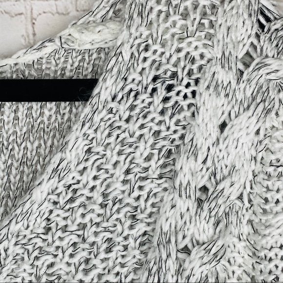Westport Women’s Knitted Sweater Gray and White XL - Picture 6 of 10